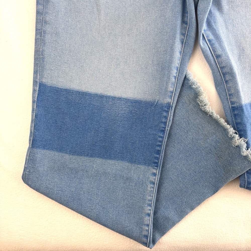 Forever 21 Light Blue Two-Tone 90’s Button Fly Straight Leg Mid Weight Jeans 14 - Picture 8 of 16